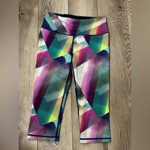 Victoria’s Secret Colorful Geometric women’s capris, size S